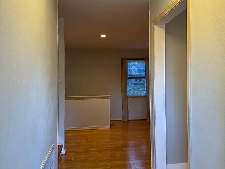 8 Shadywood Ct — Photo 2