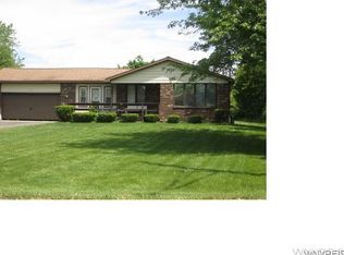 601 W Blossom Rd, Elma, NY 14059