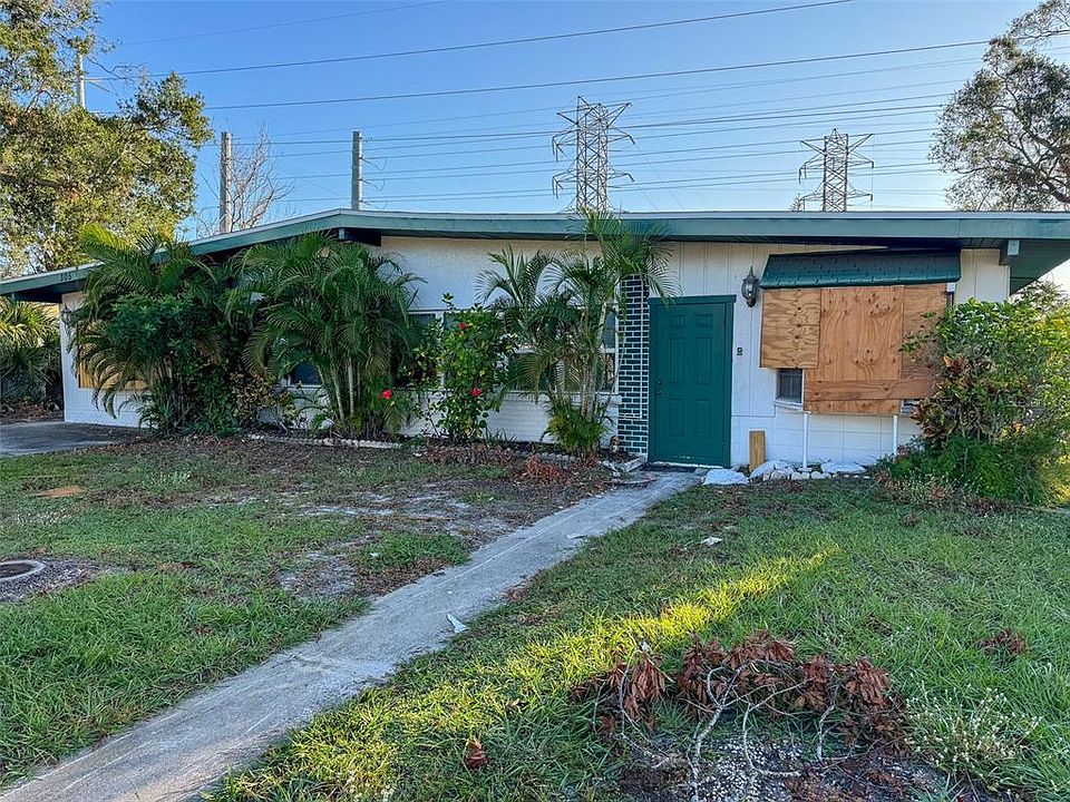 1st image of 305 Country Club Dr