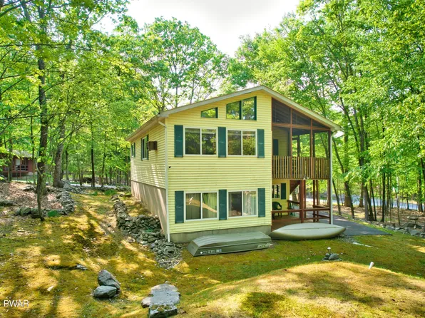 161 S Pond Cir, Dingmans Ferry, PA 18328