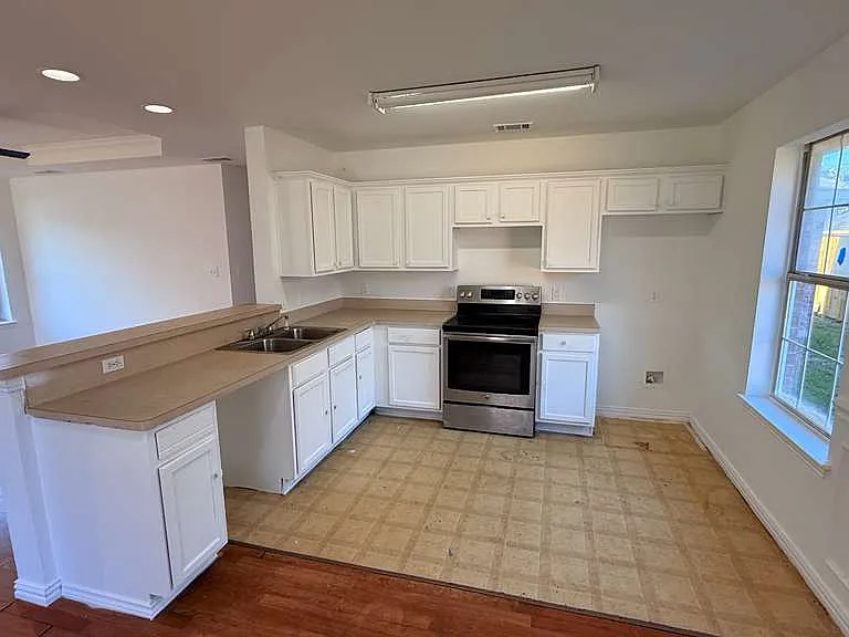 1511 Doyle Ave — Photo 3