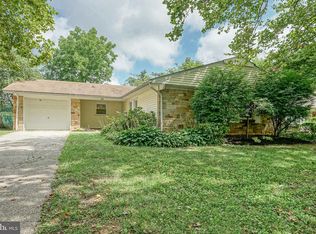27 Hillcrest Ln, Willingboro, NJ