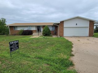 1006 S F Rd, Aurora, NE 68818