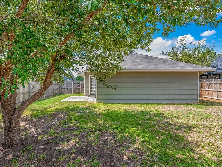 1033 Fallbrook Loop — Photo 16