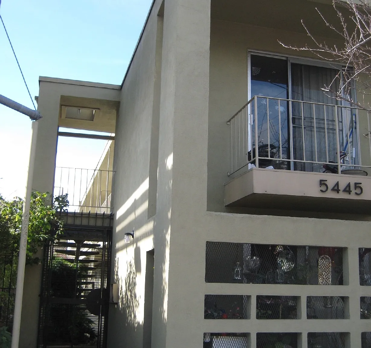 5445 Vicente Way Apartments — Photo 2