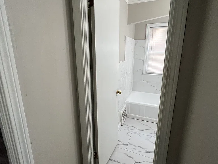 3225 Washington Blvd #1 — Photo 17