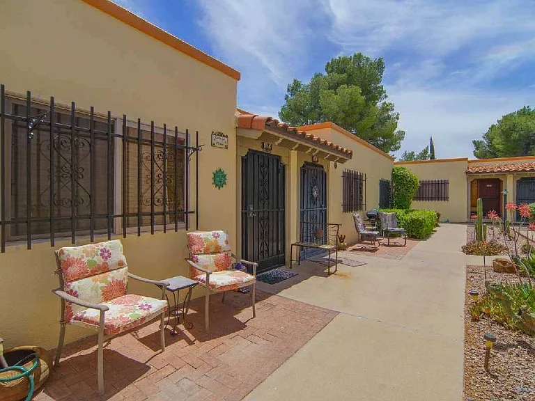 103 W Calle Del Ano #103 — Photo 1
