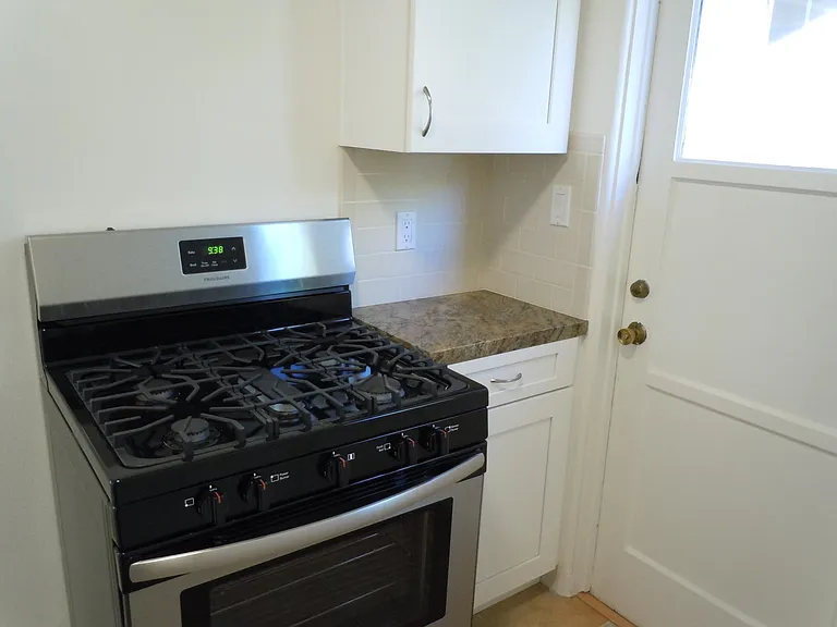 726 W Upas St — Photo 5