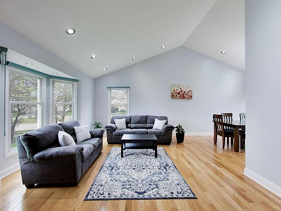 2nd image of 19 Dellmont Ct