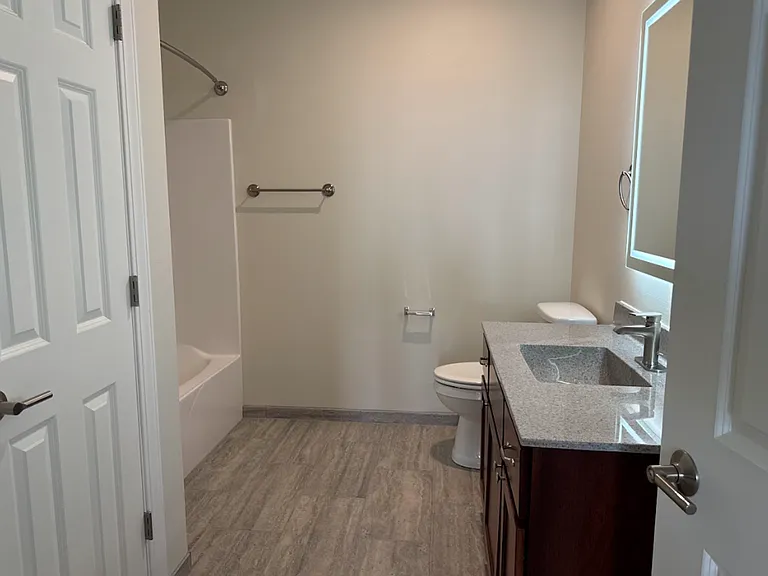 Red Earth Apartments- On Lake Butte Des Morts — Photo 22