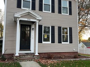 198 High St, Reading, MA 01867