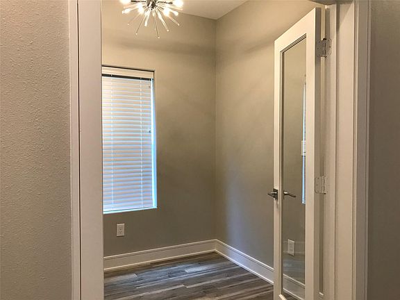 5th image of 1111 Edwards St