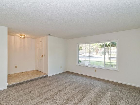 4th image of 405 N Granada Dr