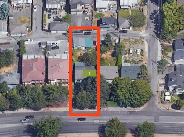 449 SE Marine Dr, Vancouver, BC V5X 2S9