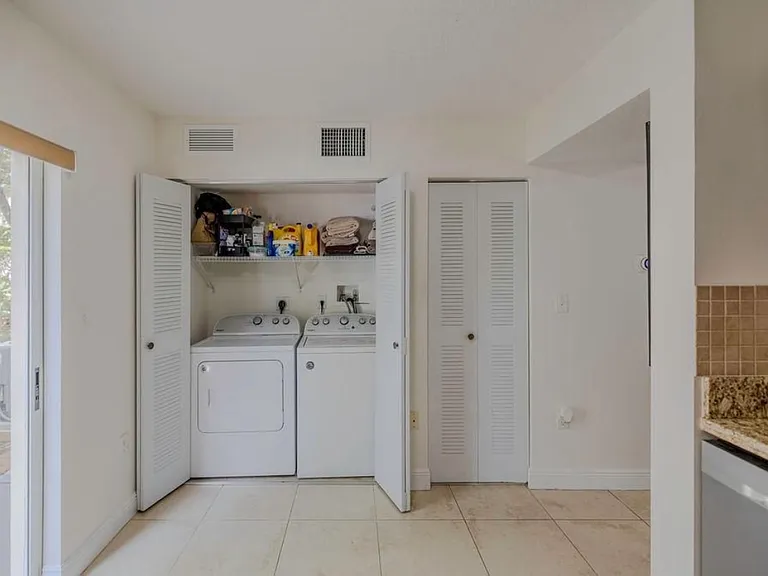 6245 SW 47th Mnr #101 — Photo 20