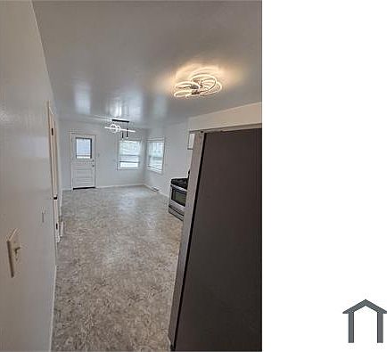 5th image of 13810 S La Salle St APT 2