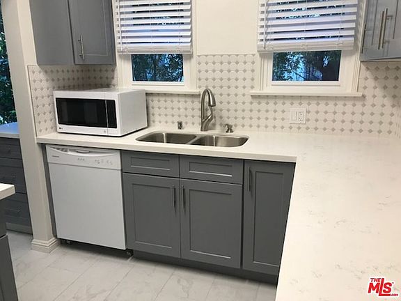 5th image of 368 S Crescent Dr