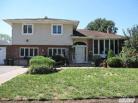 1st image of 322 Woodbridge Ln