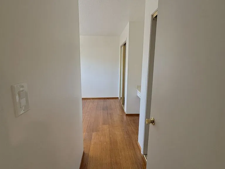 936 Constitution Dr — Photo 21
