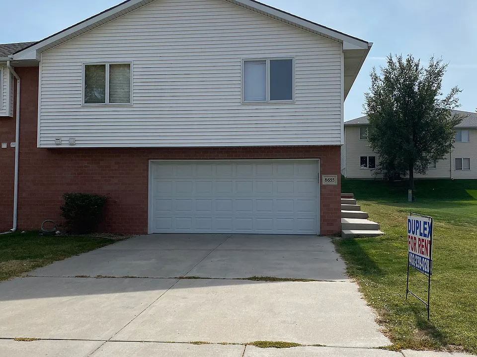 8655 Lexington Ave #8655
