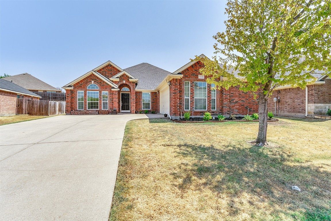 1648 Ridgemar Dr, Grand Prairie, TX 75051 Zillow