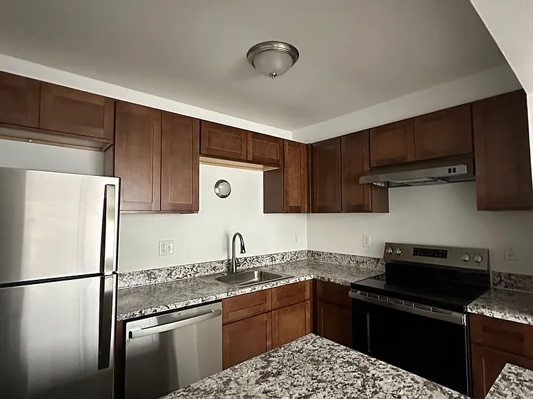 1351 NE 162nd Ave — Photo 5