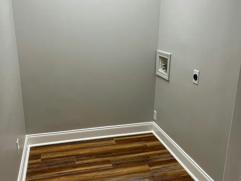 2205 Ridgecrest Dr — Photo 2