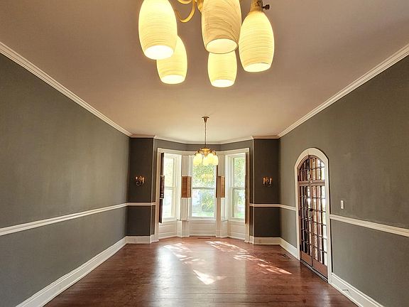 2nd image of 200 Walnut St