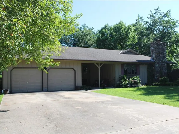 612 N 4th St, Arma, KS 66712