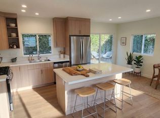 1114 N Lake Ave, Pasadena, CA 91104