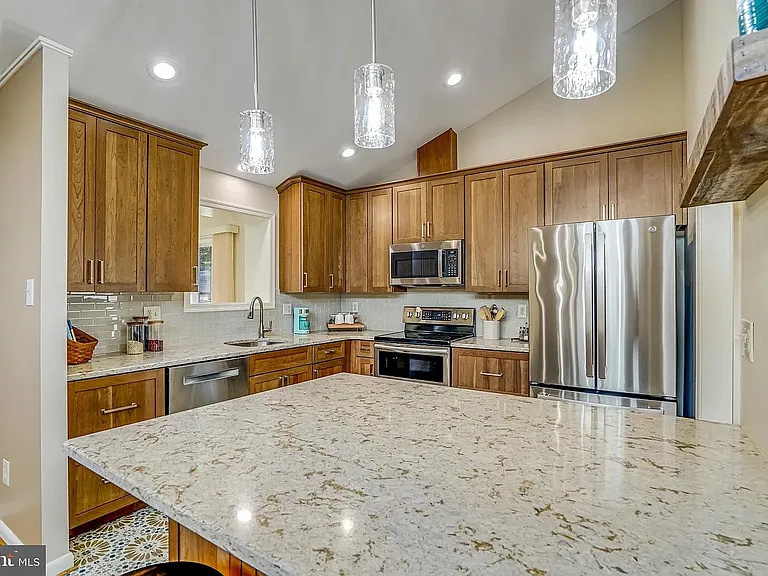 8651 Cromwell Dr — Photo 8