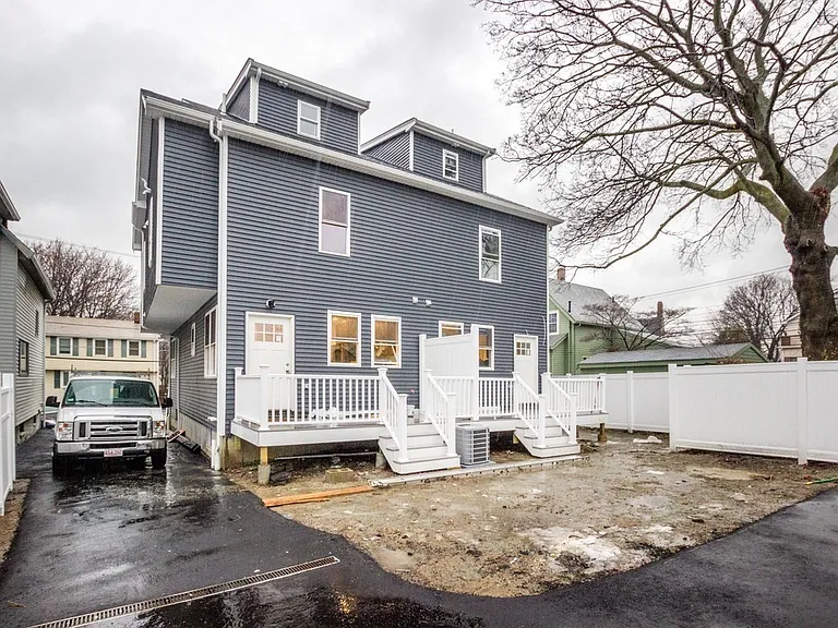 68 Rockwell Ave — Photo 11