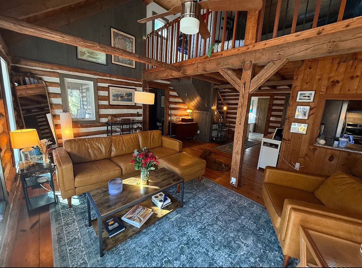 3 bed, 1900 sqft, $2,995 — Photo 3