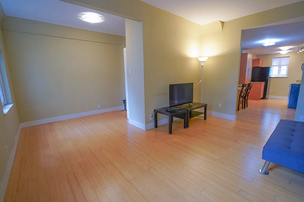 2 bed, 700 sqft, $1,795 — Photo 1