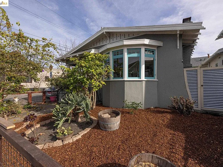 4326 Market St — Photo 1