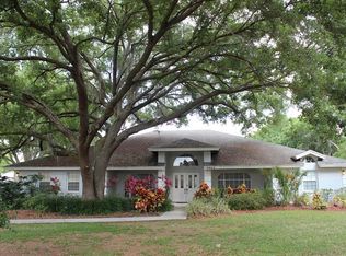 3002 Pine Club Dr, Plant City, FL 33566