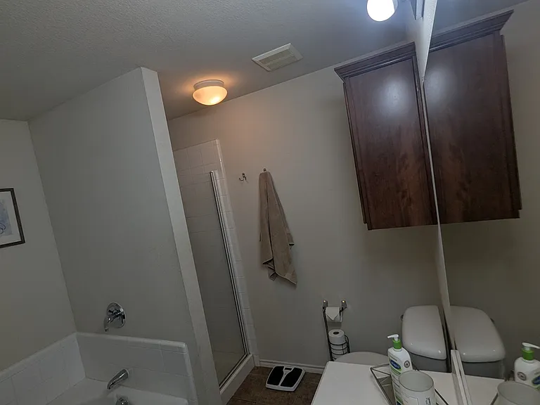 1217 Oak Hollow Ln — Photo 22