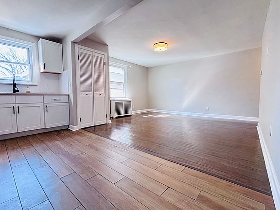 2nd image of 26 Van Ness Ter Floor 2