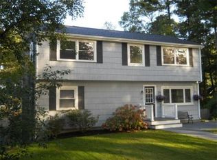 20 Hickory Rd, Halifax, MA 02338