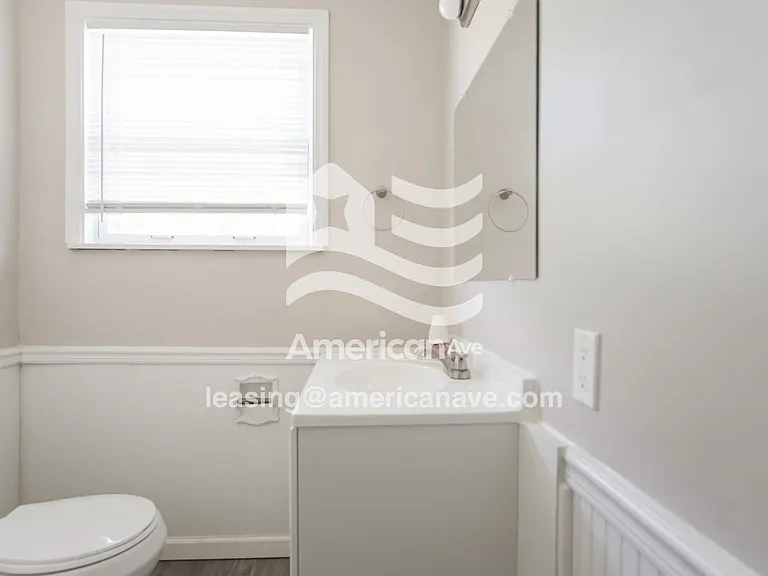 1296789_015_wm_-_bathroom_13229860.jpg