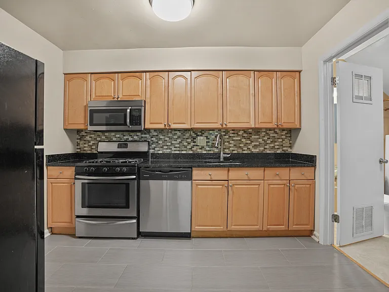 9695 Hitching Post Ln #H — Photo 10