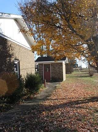 4th image of 15 E Horseshoe Ave