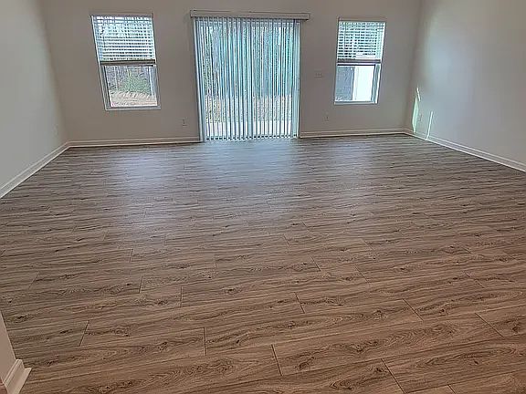 3rd image of 42 Little Leaf Ln