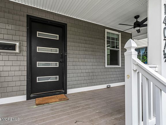 2nd image of 1407 1/2 Bangs Avenue