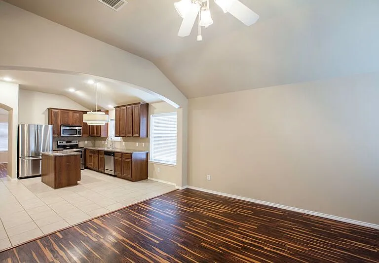 709 Alder Dr — Photo 15