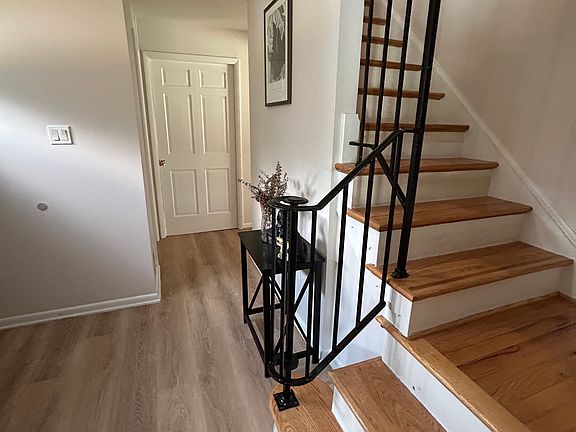 4th image of 2802 Curry Dr