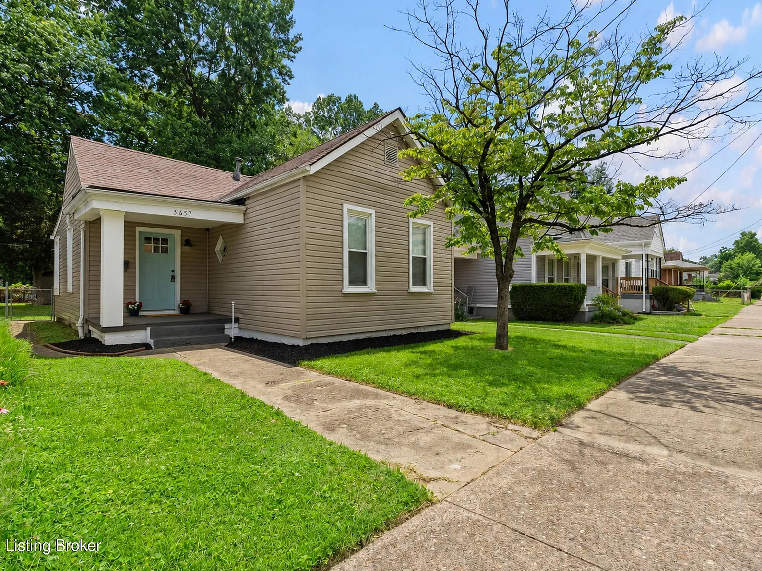 2 bed, 1.0 bath, 976 sqft, $1,400 — Photo 3