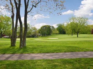5 Magnolia Ln, Huntington, NY 11743