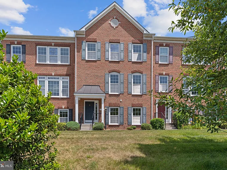 8852 Purple Iris Ln #16 — Photo 1
