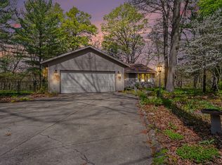 1890 Dillingham Dr, Allegan, MI 49010